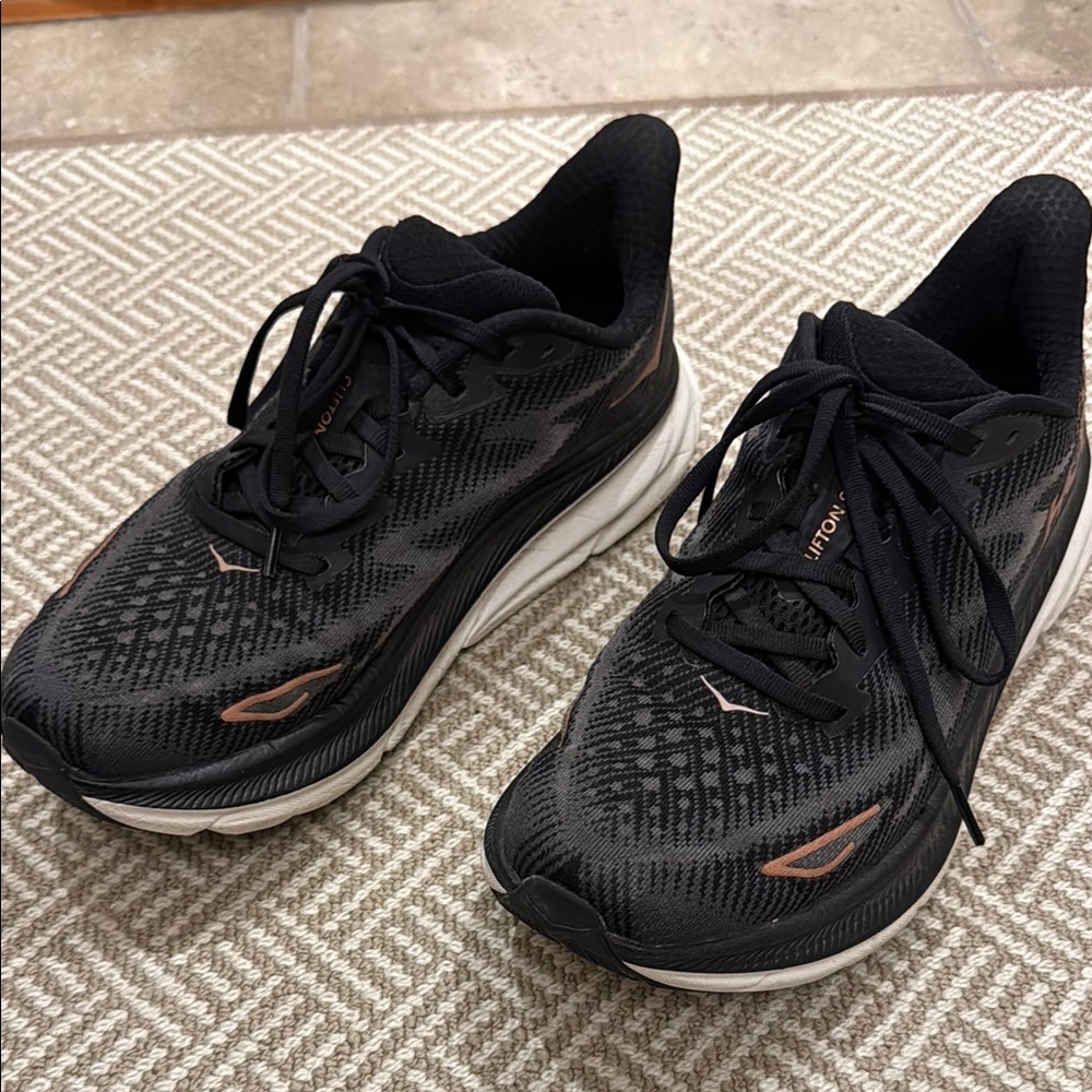Hoka Black Clifton 9 Shoes